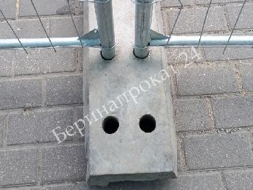 Concrete block for construction fence Betafence 3,5 x 2,0 for rent